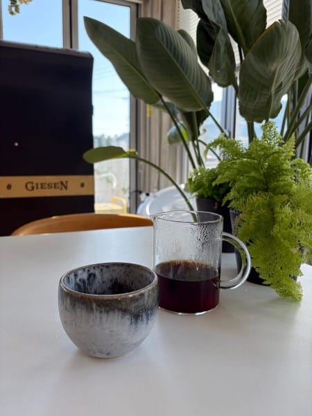 🫧 ₊˚🪼⊹해변에서 즐기는 밝은 커피 🦪‧₊˚ ✩